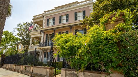 downtown charleston vacation rental properties.